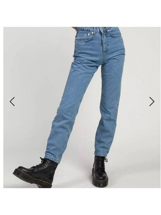 The Ragged Priest Denim - The Ragged Priest Lightwash Mom Jeans